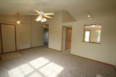 9232 Prestwick Green Dr, Columbus, OH 43240 - photo 2