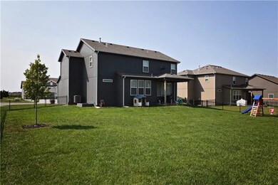 1601 Grandshire Dr, Raymore, MO 64083 - photo 5