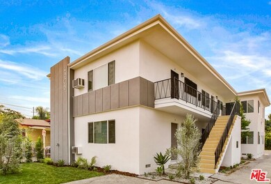 4808 Saturn St unit 1, Los Angeles, CA 90019 - photo 3