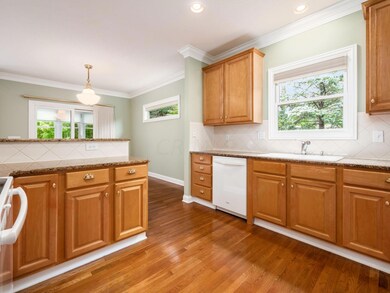 Kitchen w/42