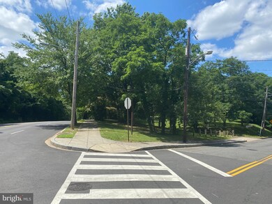 5403 D St SE, Washington, DC 20019 - photo 3