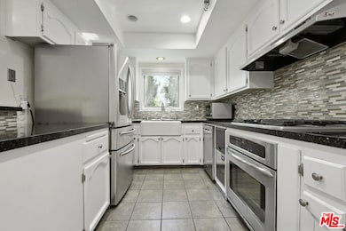 5527 Columbus Ave, Sherman Oaks, CA 91411 - photo 7