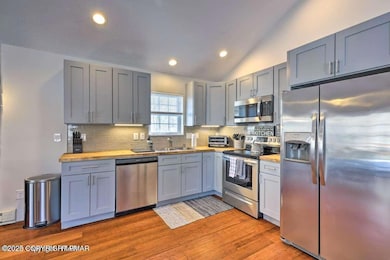 8963 Pheasant Ln, Tobyhanna, PA 18466 - photo 3