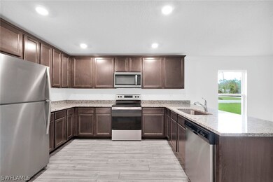 152 Yager Cir, Fort Myers, FL 33913 - photo 5