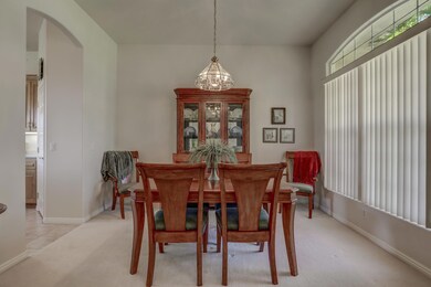 662 N Sky Mountain Blvd-006-007-662SkyMo