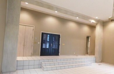 entry/living