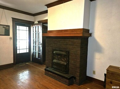 1023 Broadway St, Lincoln, IL 62656 - photo 4