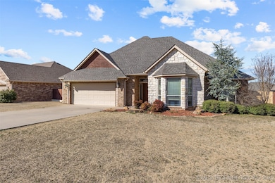 820 Cypress Dr, Ada, OK 74820 - photo 2