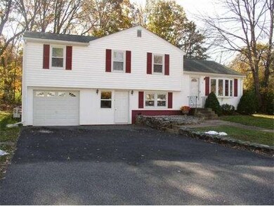 36 Bumble Bee Cir, Shrewsbury, MA 01545 - photo 2