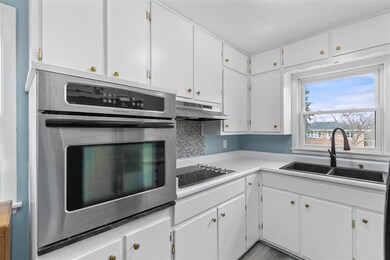 2426 Boston Ave, Des Moines, IA 50310 - photo 3