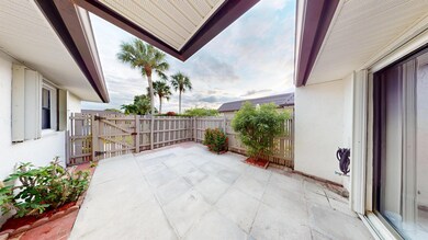 121 Lake Paula Dr, West Palm Beach, FL 33411 - photo 3