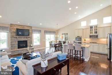 12274 Revolution Ct, Waldorf, MD 20602 - photo 5