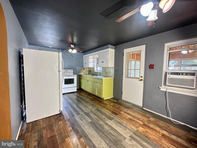 1052 W Mount Vernon St, Lansdale, PA 19446 - photo 5