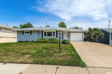 4329 N Pine St, Davenport, IA 52806 - photo 3