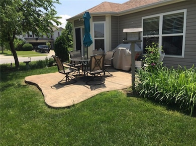 2563 Monarchy Ln, Greenwood, IN 46143 - photo 3