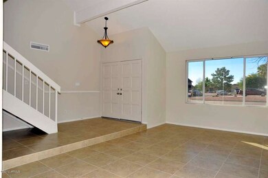 Foyer-Living Room