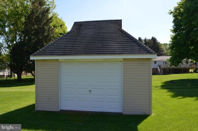 109 Roosevelt Rd, Sykesville, MD 21784 - photo 4