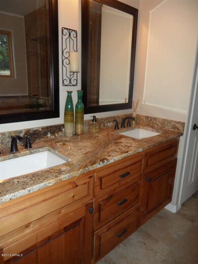 MASTER VANITY