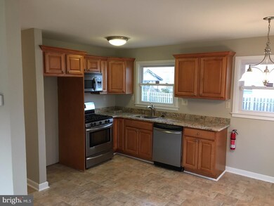 527 Griscom Dr, Woodbury, NJ 08096 - photo 7