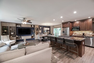 725 Huntington Ct, Algonquin, IL 60102 - photo 4