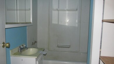 Main Bathroom<|><|>