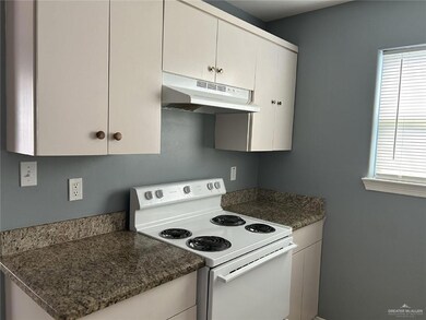 1416 Quitaca Dr unit D, Edinburg, TX 78541 - photo 5