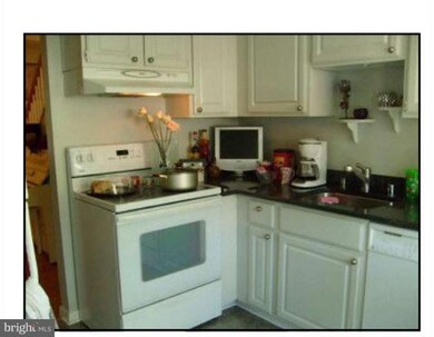 10332 Pond Spice Terrace, Burke, VA 22015 - photo 4