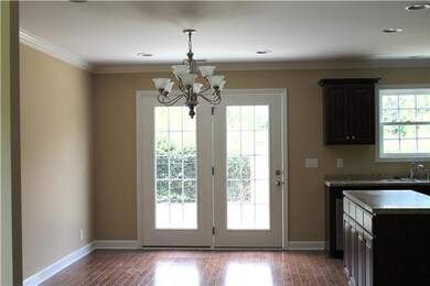 Beautiful Light Filled Dinind Room