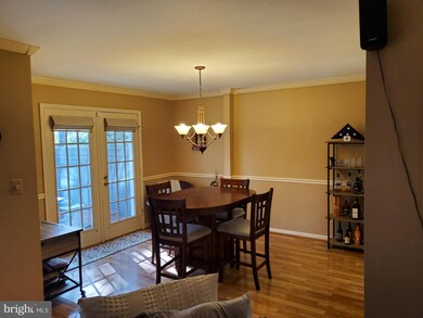 20736 Highland Hall Dr, Montgomery Village, MD 20886 - photo 6