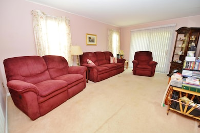 148 Heron Ct, Manalapan, NJ 07726 - photo 3