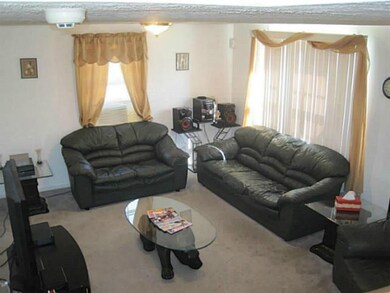 Living Room Bright Living Room, Also Has Front Hal
