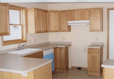 1614 Redwood Dr, Janesville, WI 53546 - photo 4