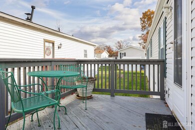 10 Twain Rd, North Brunswick Township, NJ 08902 - photo 4