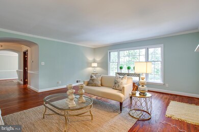 6921 Fort Hunt Rd, Alexandria, VA 22307 - photo 5