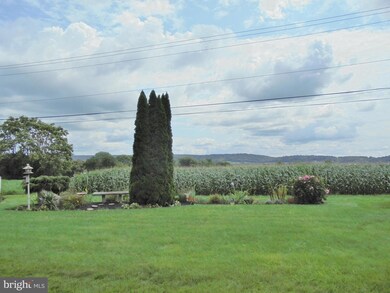 318 Valley View Dr, New Holland, PA 17557 - photo 6