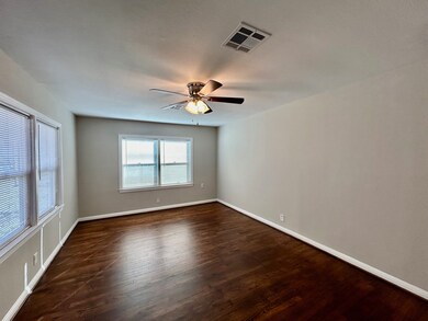 4114 Yupon St, Houston, TX 77006 - photo 3