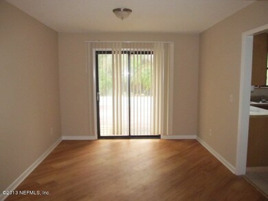 7247 Holiday Hill Ct, Jacksonville, FL 32216 - photo 4