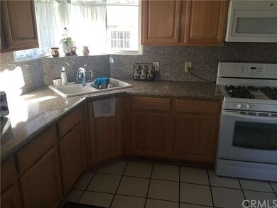 KITCHEN FRONT VIEW