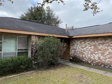 3315 Edgecreek Dr, Houston, TX 77066 - photo 2