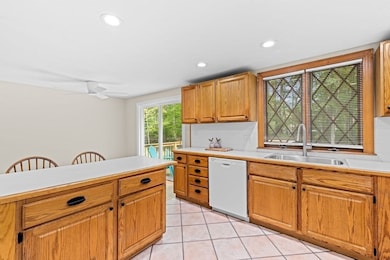 276 Woodland Dr, Hanover, MA 02339 - photo 7