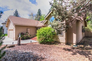 1185 SE Shadowood Dr, Bend, OR 97702 - photo 3
