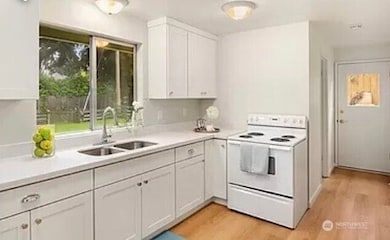 537 N 188th St, Shoreline, WA 98133 - photo 2