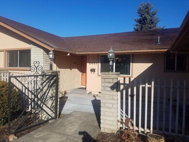 2021 Hybiscus St, Medford, OR 97504 - photo 2
