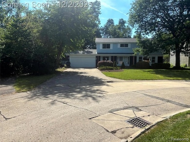 29621 Fernhill Dr, Farmington Hills, MI 48334 - photo 2