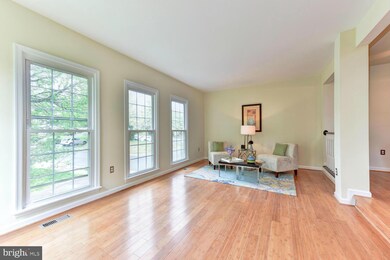 13900 Baton Rouge Ct, Centreville, VA 20121 - photo 2