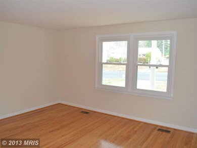 9504 Gunview Rd, Nottingham, MD 21236 - photo 3