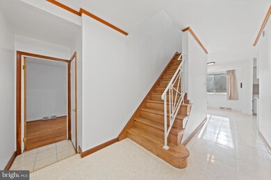 7205 Longbranch Dr, New Carrollton, MD 20784 - photo 3