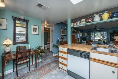 Dove kitchen3