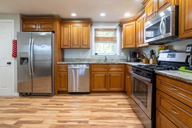 10 Maple Ridge Rd, Seabrook, NH 03874 - photo 2