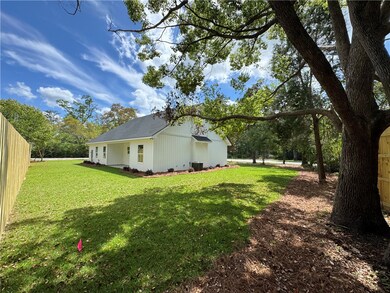 675 E Cherry St, Jesup, GA 31546 - photo 4